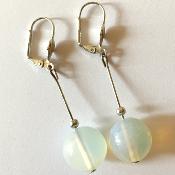 Boucles d'oreilles longues perles blanches